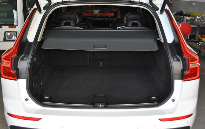 Volvo XC 60 cena 153000 przebieg: 59000, rok produkcji 2020 z Września małe 29